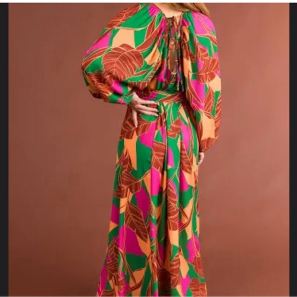 Beautiful dress ❤️ - Picture 2 of 2